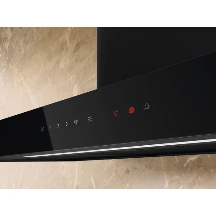 Вытяжка кухонная Electrolux LFT816K изображение 3