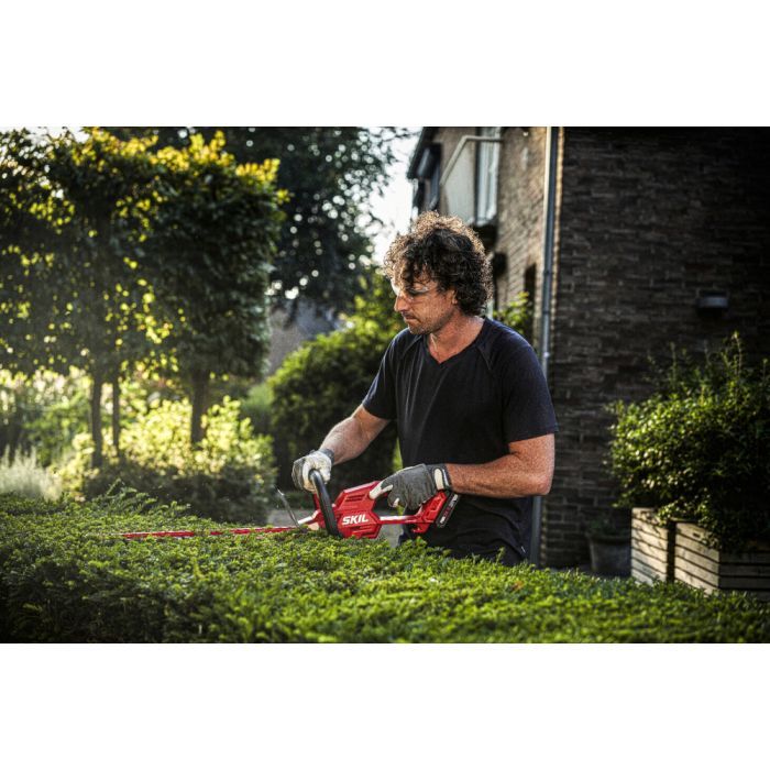 Кусторез Skil аккумуляторный бесщеточный 0438 CA Li-Ion 20V, 2.5Ah (GH1E0438CA+BC1E3110A) изображение 8