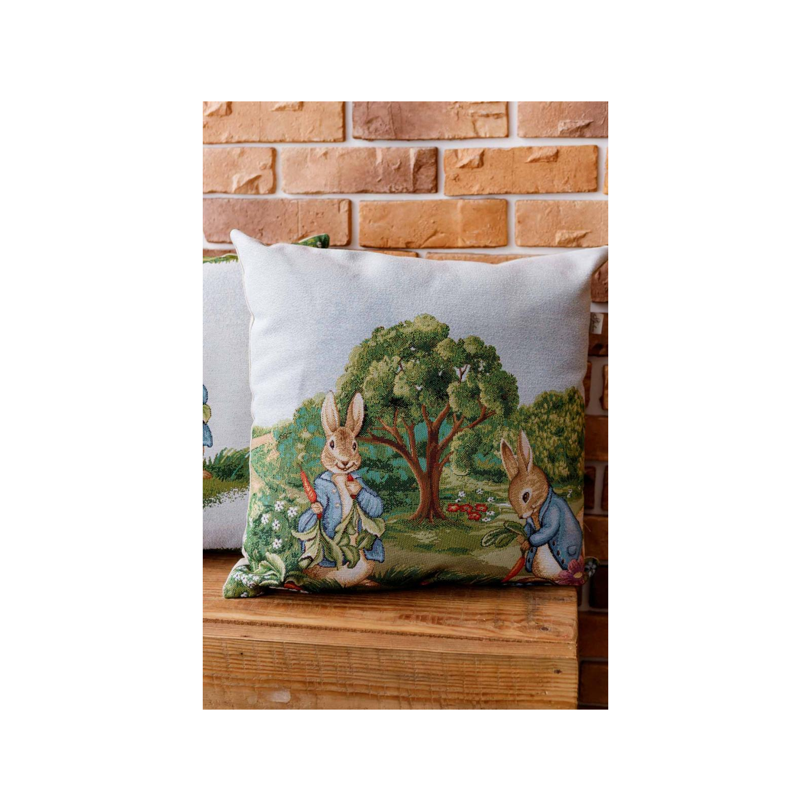 Подушка Прованс декоративна гобеленова Пара зайців Галявина 45х45 см (034244) зображення 2