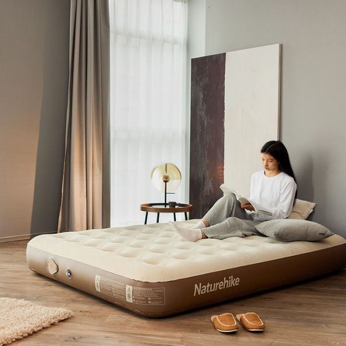 Матрас надувной Naturehike CNH23DZ10001 з помпою 186 х 100 см світло-коричневий (6976023929908) изображение 3