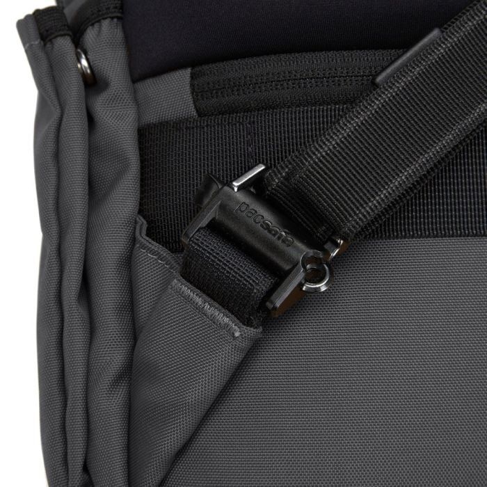 Рюкзак туристический Pacsafe Metrosafe X 20L backpack хакі (30640517) изображение 8