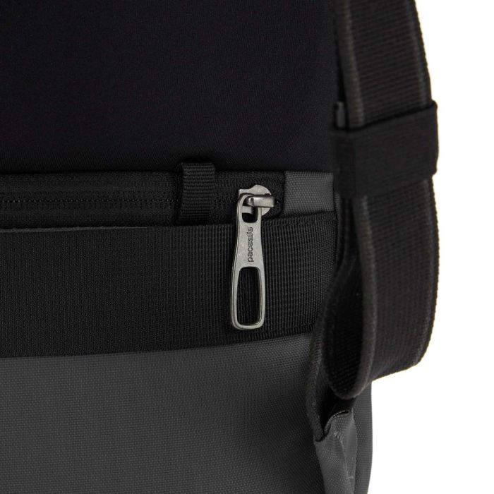 Рюкзак туристический Pacsafe Metrosafe X 20L backpack хакі (30640517) изображение 9
