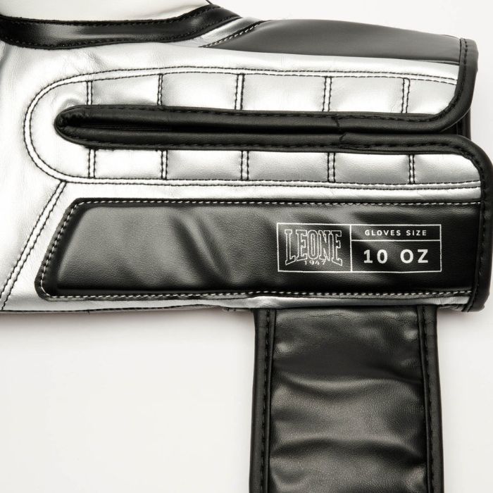 Боксерские перчатки Leone GN208 Iconic Red 10 унцій (GN208_Red_10oz) изображение 9