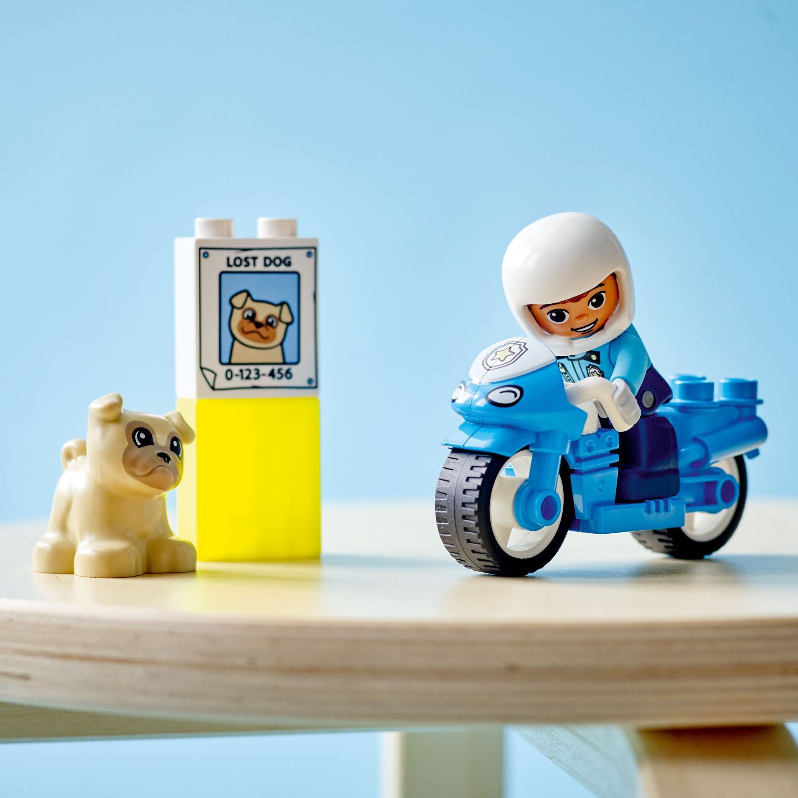 Конструктор LEGO DUPLO Town Полицейский мотоцикл 5 деталей (10967) изображение 5