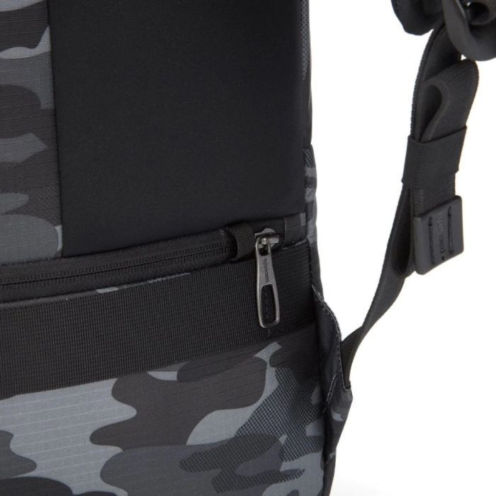 Рюкзак туристический Pacsafe Metrosafe X 20L backpack хакі (30640517) изображение 4