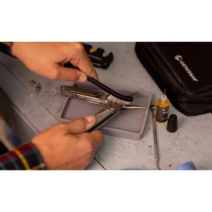 Чехол для мультитула Leatherman з комплектом для обслуговування (833031) изображение 7
