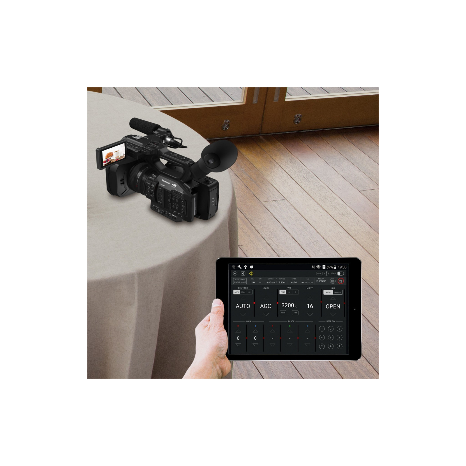 Цифровая видеокамера Panasonic HC-X2 (HC-X2EE) изображение 4