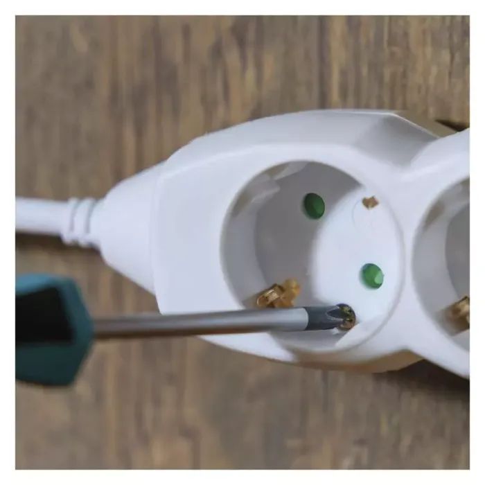 Сетевой удлинитель EMOS P0425R изображение 4