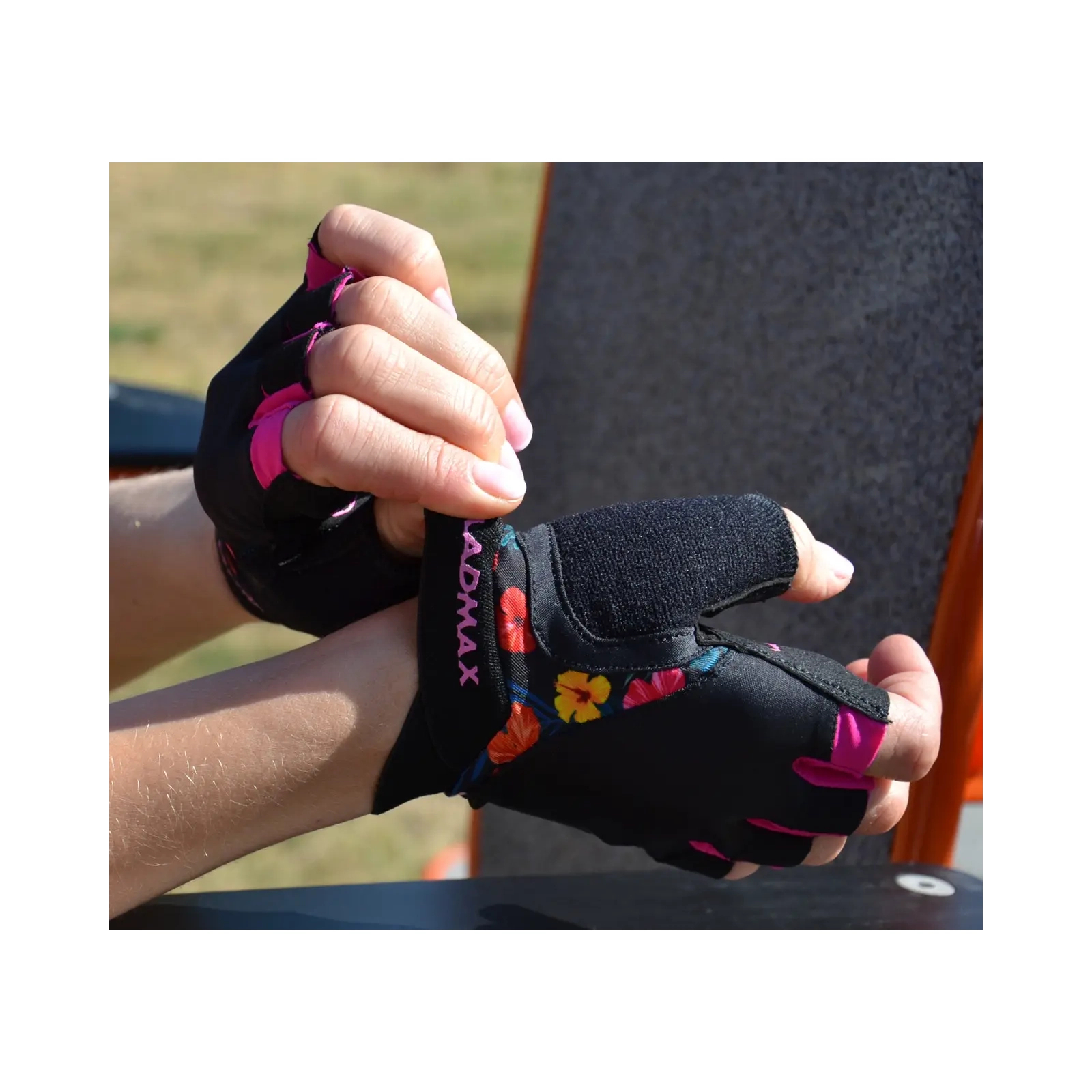 Рукавички для фітнесу MadMax MFG-770 Flower Power Gloves Black/Pink M (MFG-770_M) зображення 9