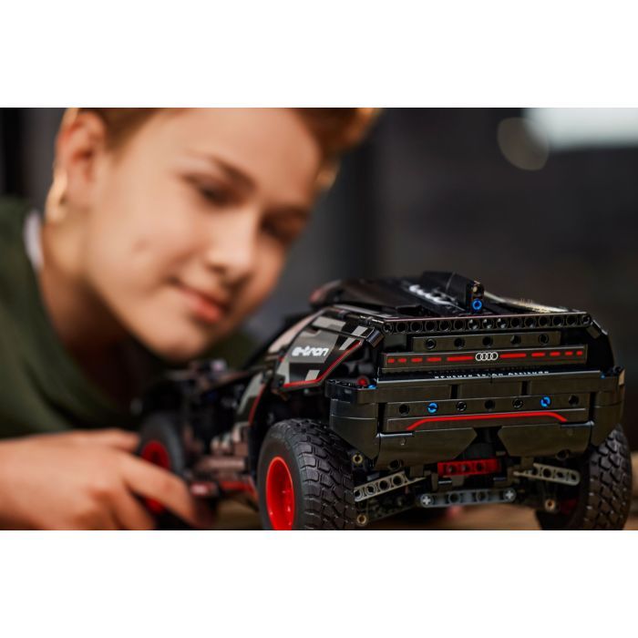 Конструктор LEGO Technic Audi RS Q e-tron 914 деталей (42160) зображення 9