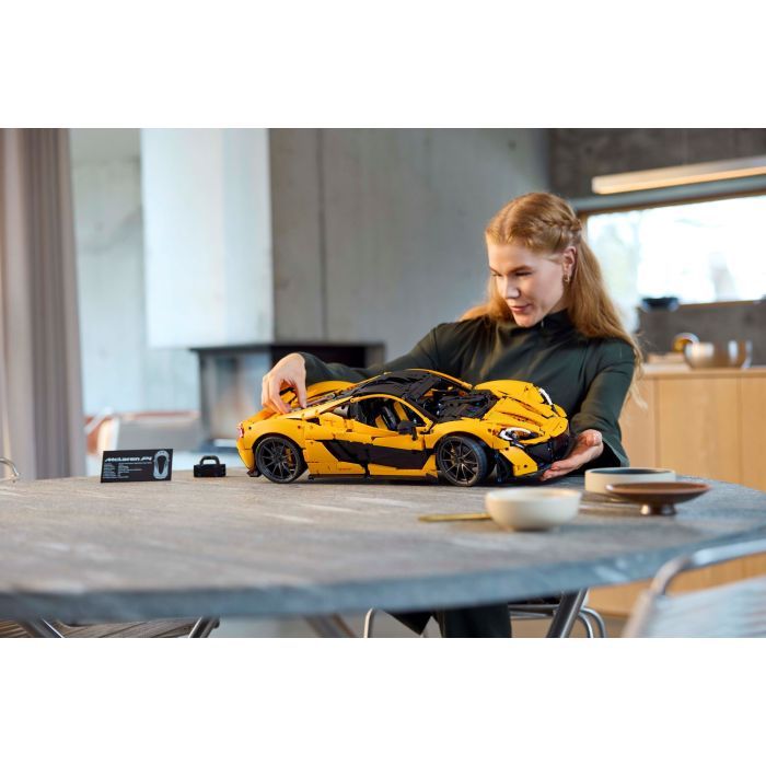 Конструктор LEGO Technic McLaren P1 3893 деталі (42172) зображення 7