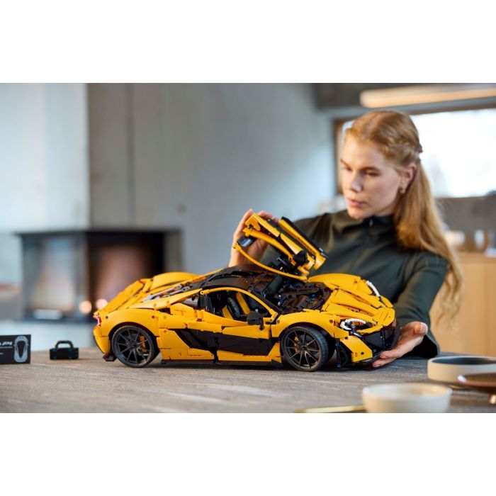 Конструктор LEGO Technic McLaren P1 3893 деталі (42172) зображення 8