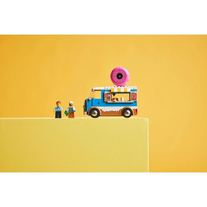 Конструктор LEGO City Грузовик с пончиками (60452) изображение 10