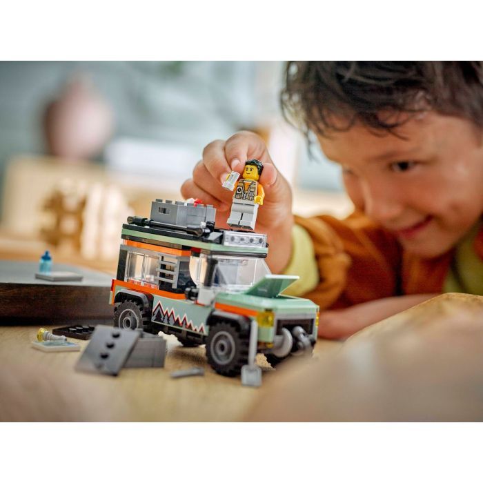 Конструктор LEGO City Позашляхова гірська вантажівка 4x4 (60447) зображення 10