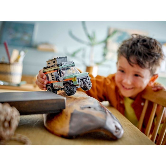 Конструктор LEGO City Позашляхова гірська вантажівка 4x4 (60447) зображення 9
