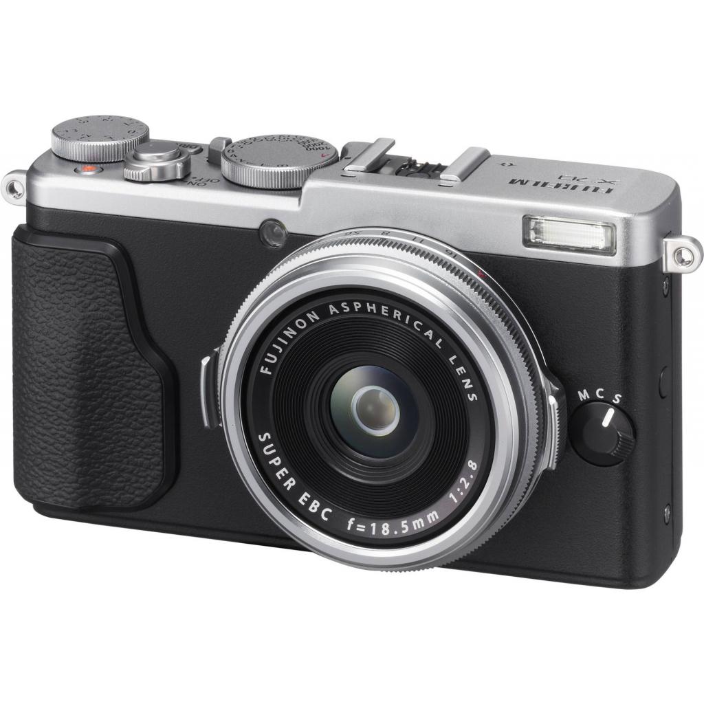 Цифровий фотоапарат Fujifilm FinePix X70 Silver (16499124)
