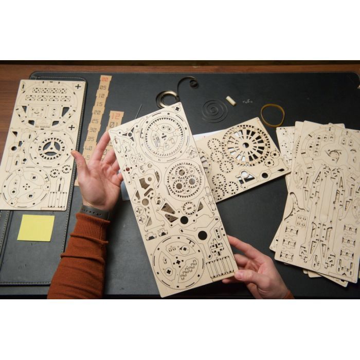 Конструктор Ugears Астроном. Настільний годинник із турбійоном (6337289) зображення 12