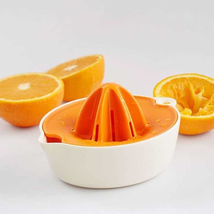 Ручная соковыжималка Fiskars Functional Form (1016125) изображение 2