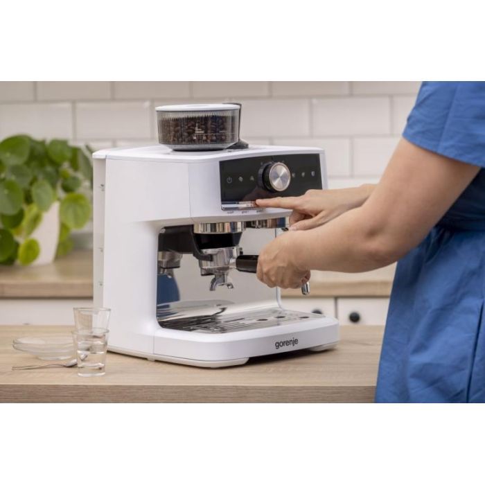 Рожковая кофеварка эспрессо Gorenje GSACM20W изображение 16
