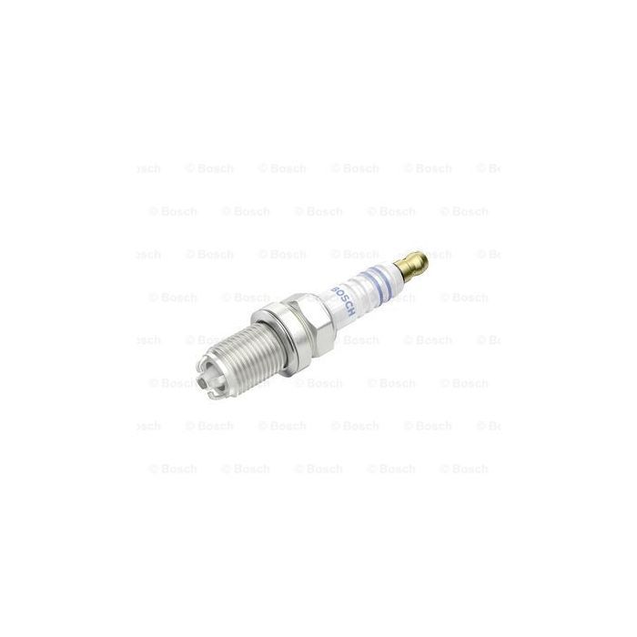 Свеча зажигания Bosch 0 242 240 587