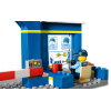 Конструктор LEGO City Преследование на полицейском участке 172 деталей (60370) изображение 7