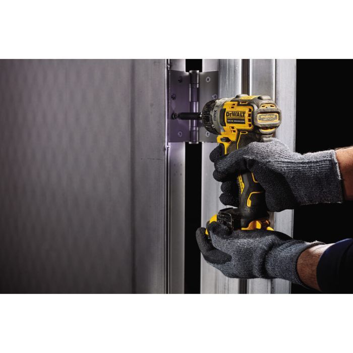 Шуруповерт DeWALT 12V XR Li-Ion, 8 Нм, 1100 об/мин, 2x2Ah, кейс (DCF601D2) зображення 5