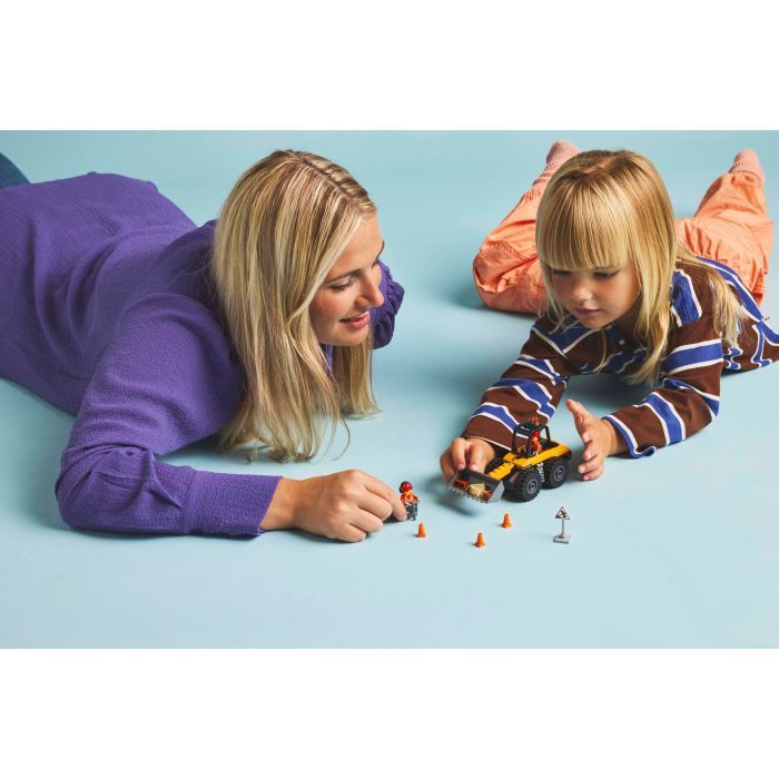 Конструктор LEGO City Желтый строительный автопогрузчик (60450) изображение 7