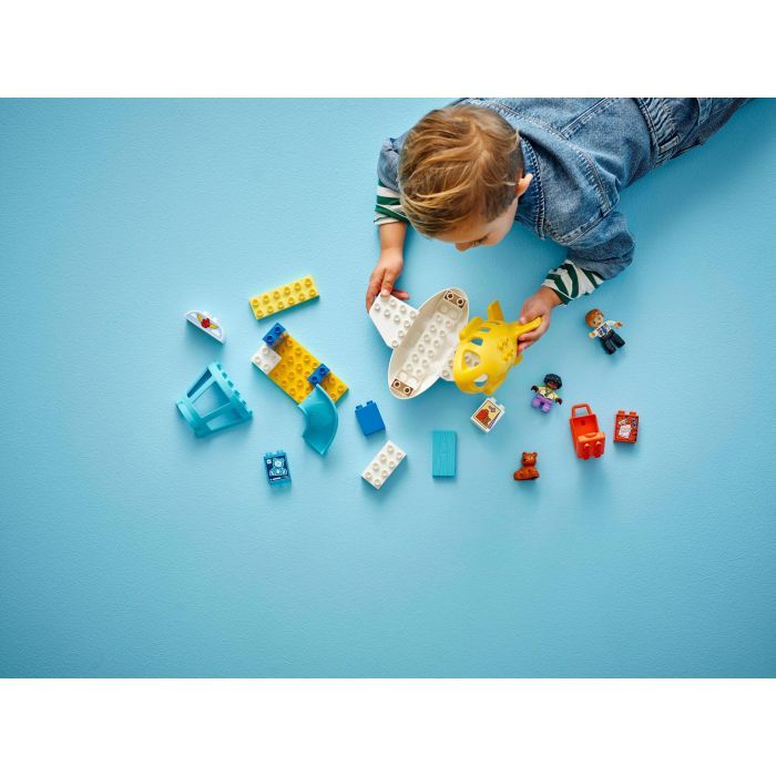 Конструктор LEGO DUPLO Вперше в аеропорту (10443-) зображення 7