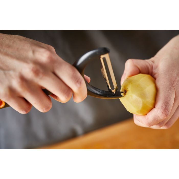 Овощечистка Fiskars Functional Form з поперечним рухомим лезом (1016122) изображение 8