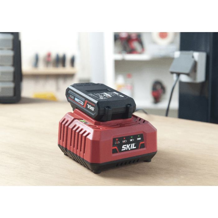 Зарядний пристрій для акумуляторів інструменту Skil CR1E3122 AA, 2,4A, 20V (CR1E3122AA) зображення 2