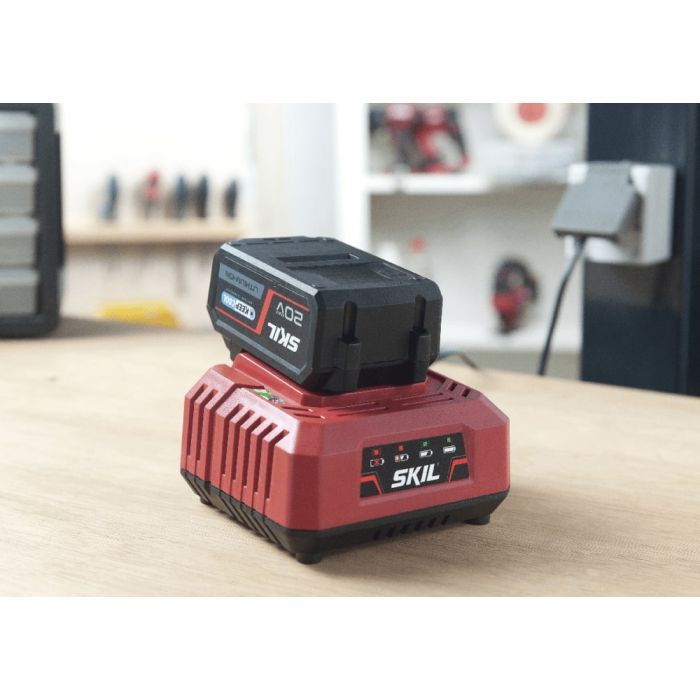 Зарядний пристрій для акумуляторів інструменту Skil CR1E3122 AA, 2,4A, 20V (CR1E3122AA) зображення 3