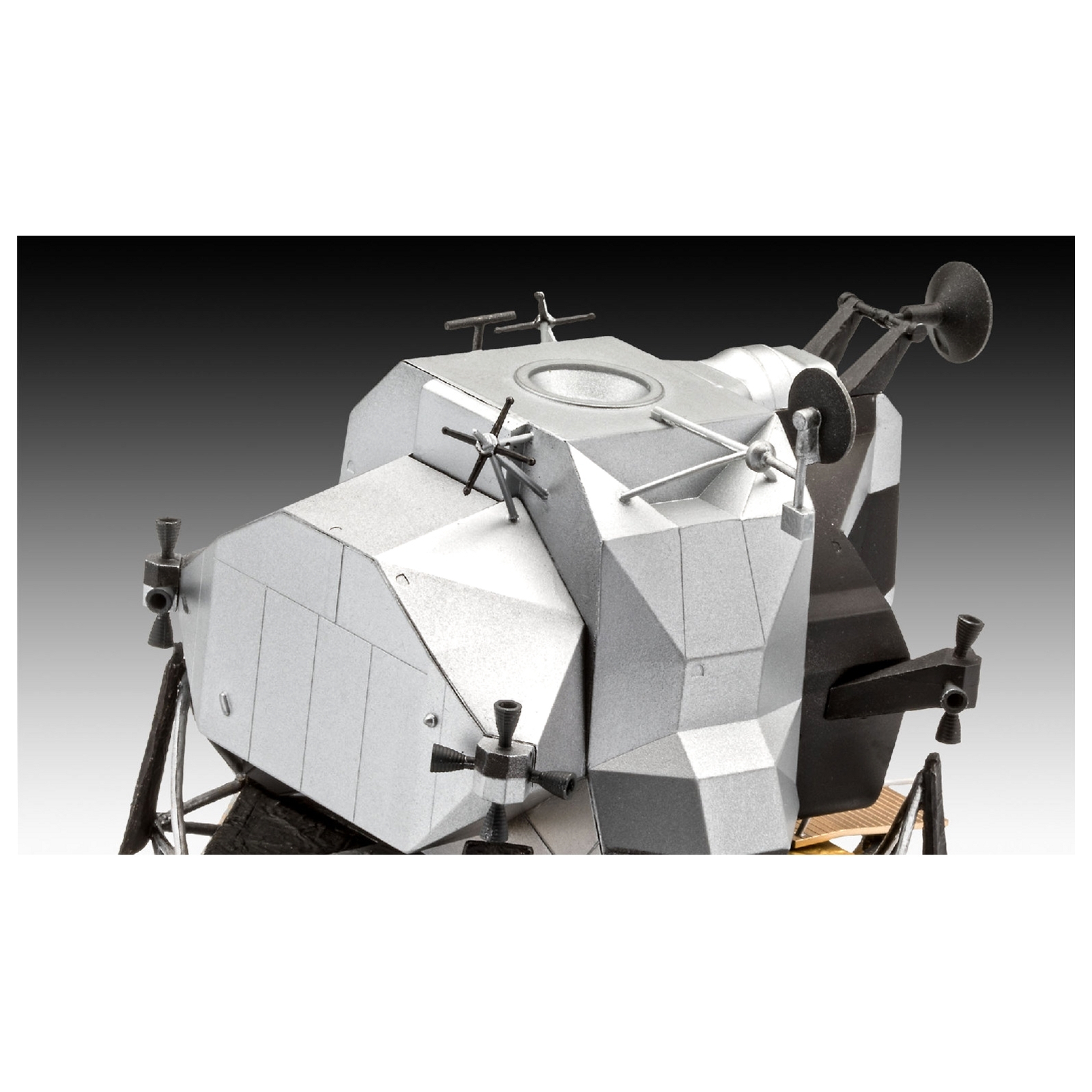 Сборная модель Revell Лунный модуль Орел миссии Аполлон 11 уровень 4, 1:48 (RVL-03701) изображение 5