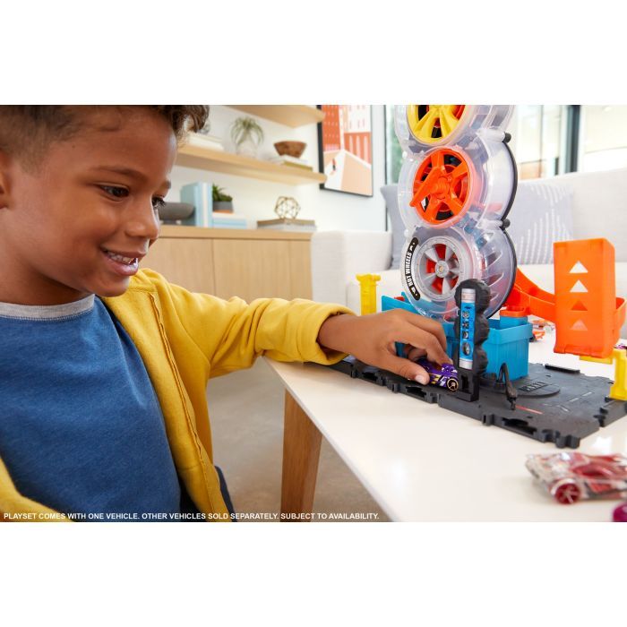 Автотрек Hot Wheels Приключения и трюки в шиномонтажной (HDP02) изображение 4