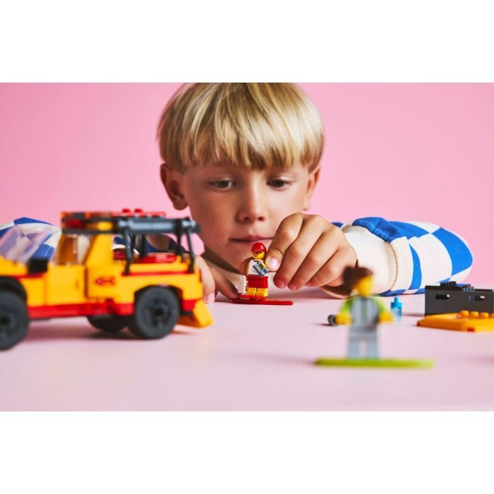 Конструктор LEGO City Пляжный спасательный грузовик (60453) изображение 9