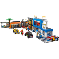 Конструктор LEGO City Town Городская площадь (60097) зображення 3