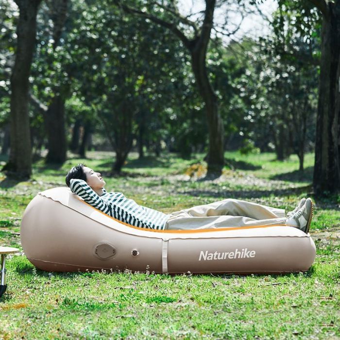 Матрас надувной Naturehike CNH22DZ027 з підголовником та помпою 180 х 76 см бежевий (6975641885450) изображение 4