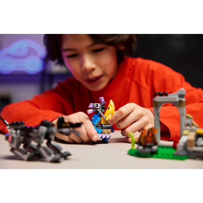 Конструктор LEGO Fortnite Лагерь Peely и Sparkplug в Fortnite (77075) изображение 10