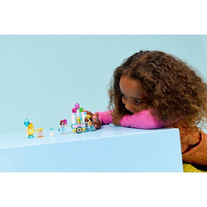 Конструктор LEGO Friends Ятка с мороженым и воздушными шариками (42692) изображение 11