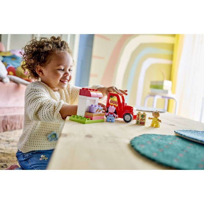 Конструктор LEGO DUPLO Peppa Pig Трактор и рынок (10468) изображение 9