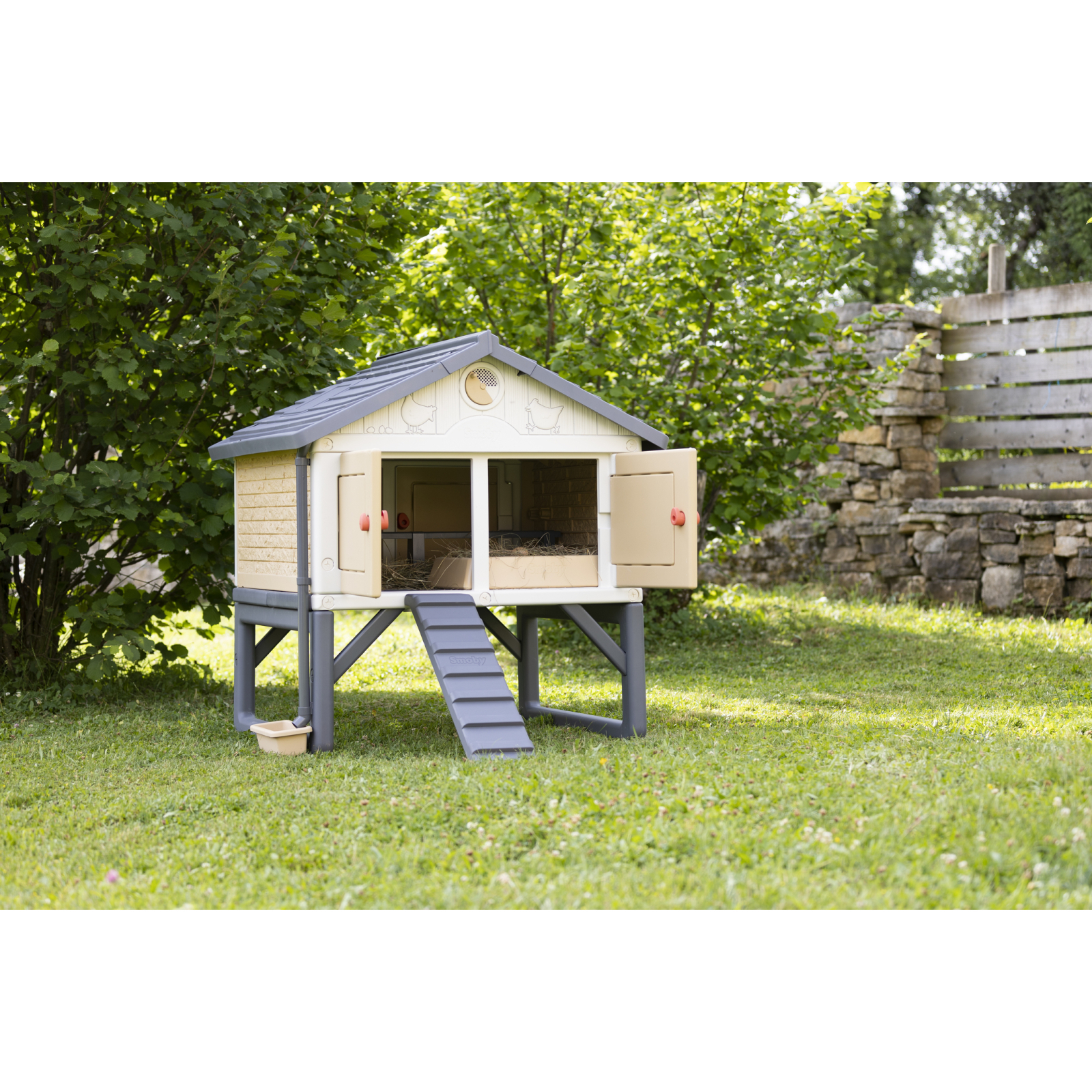 Игровой домик Smoby Коттедж для курочек с аксессуарами, бежевый, 159x121x128 см (890100) изображение 4