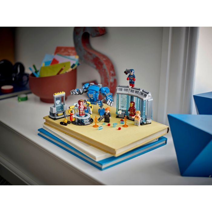 Конструктор LEGO Super Heroes Лаборатория Железного Человека: зал доспехов: зал доспехов (76315) изображение 11