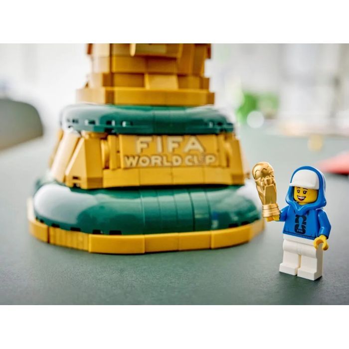 Конструктор LEGO Editions Football Официальный трофей чемпионата мира по футболу FIFA (43020-) изображение 7