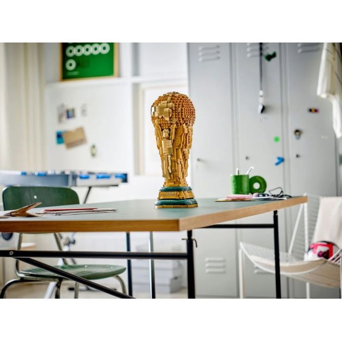 Конструктор LEGO Editions Football Официальный трофей чемпионата мира по футболу FIFA (43020-) изображение 9