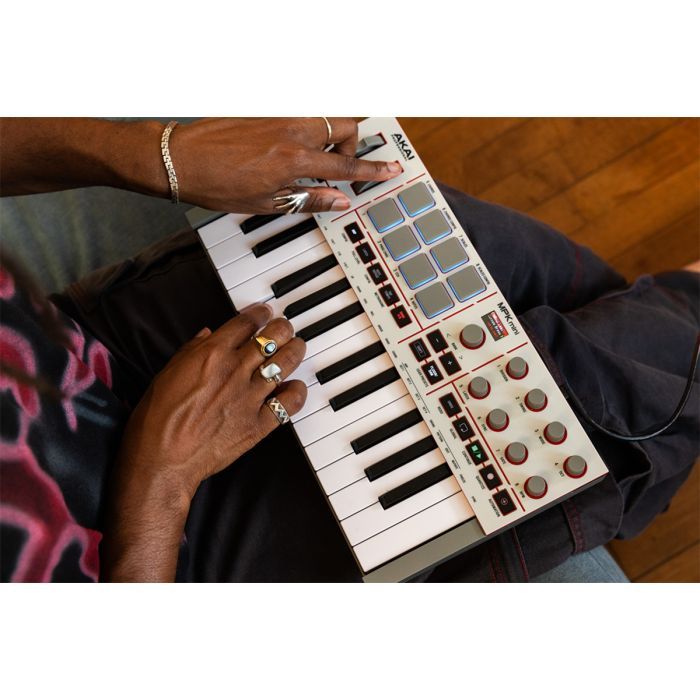 MIDI-клавіатура Akai MPK mini 4 White (302371) зображення 5