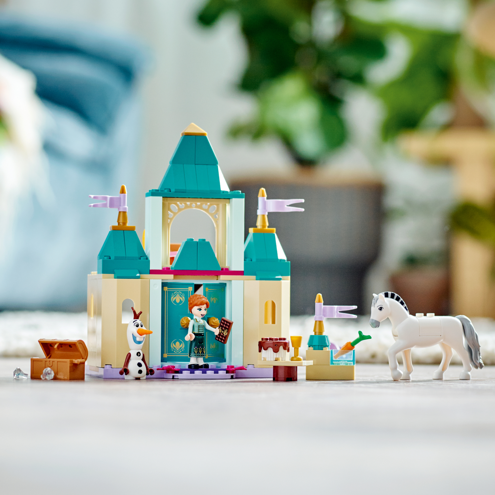 Конструктор LEGO Disney Princess Развлечения в замке Анны и Олафа 108 деталей (43204) изображение 5
