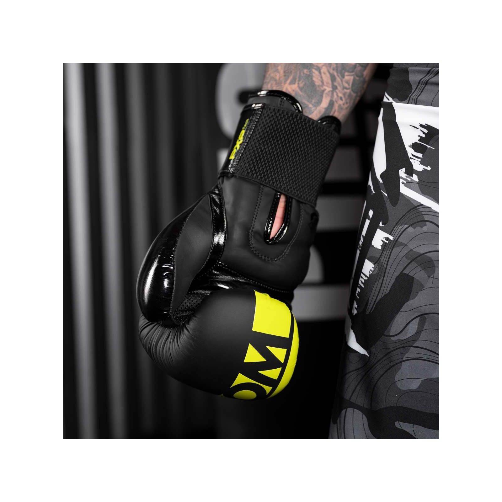 Боксерские перчатки Phantom APEX Elastic Neon Black/Yellow 10oz (PHBG2300-10) изображение 6