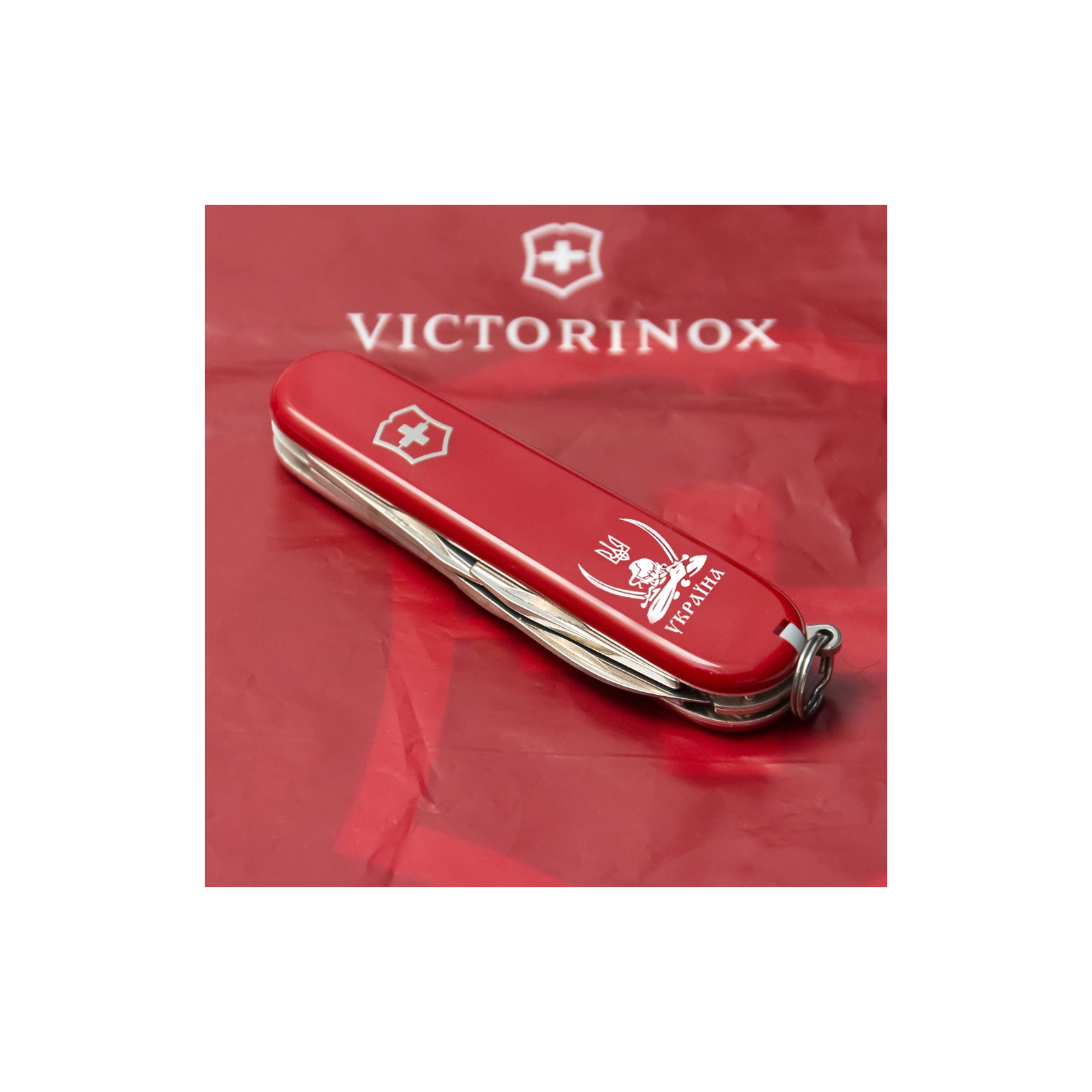 Ніж Victorinox Spartan Ukraine Red "Козак з Шаблями" (1.3603_T1110u) зображення 3