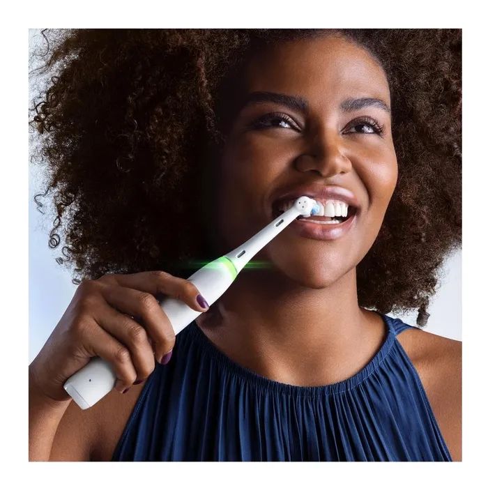 Электрическая зубная щетка Oral-B Series 4 iOG4.1A6.1DK (4210201415305) изображение 8