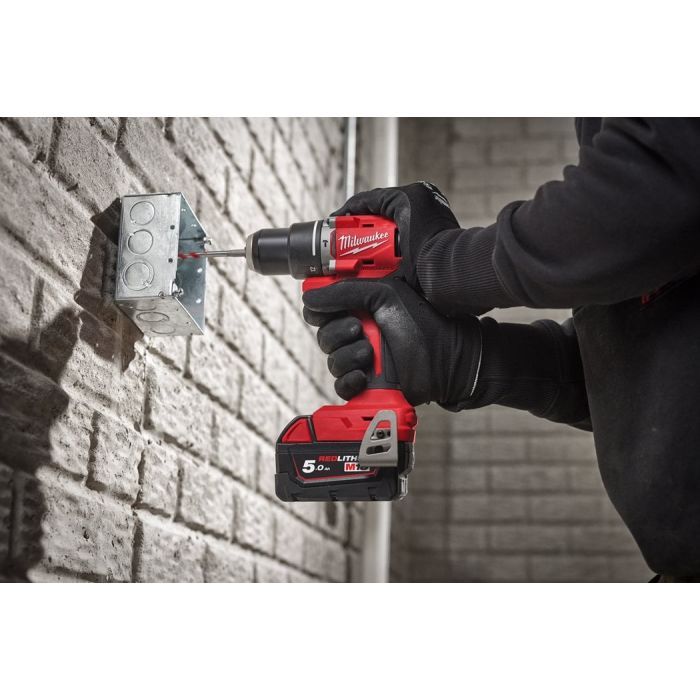 Шуруповерт Milwaukee ударный M18 BLPDRC-202C, 60.5 Нм, 2x2Ah, кейс (4933492822) изображение 3