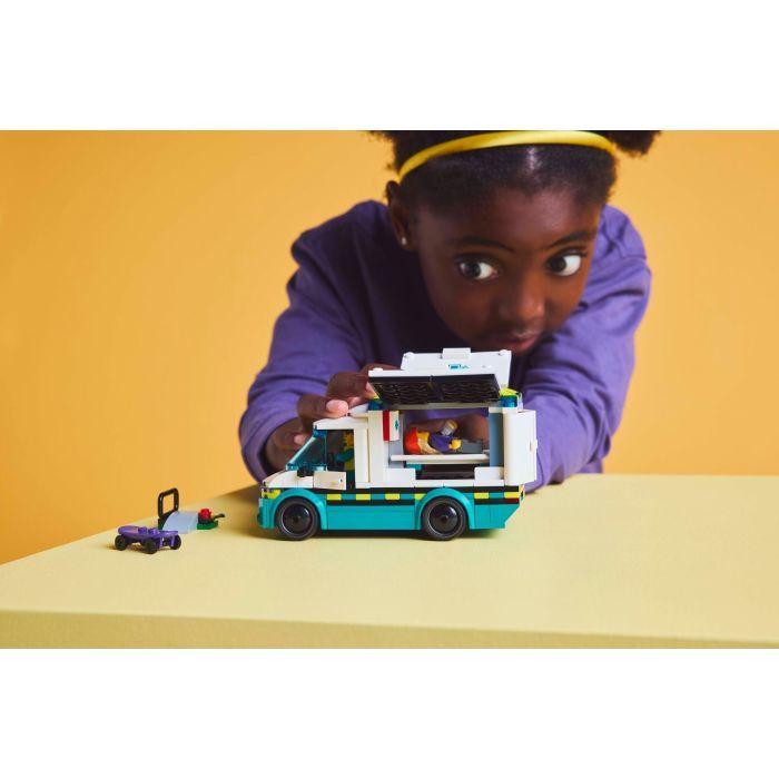 Конструктор LEGO City Скорая помощь (60451) изображение 8